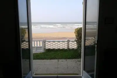 Image de Face et Acces Direct Mer, F2 + Jardinet - 4 personnes