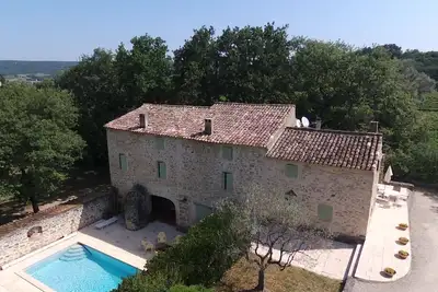Image de Mas provençal de caractère, piscine, près de Grignan, pour 9/10 pers.