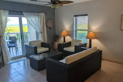 Image de Superbe vue 2 Bdrm, front de mer récemment rénové à Northwest Point Resort! !