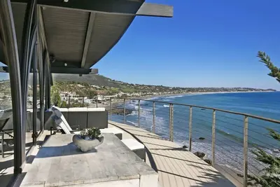 Image de Magnifique Malibu Oceanfront Property