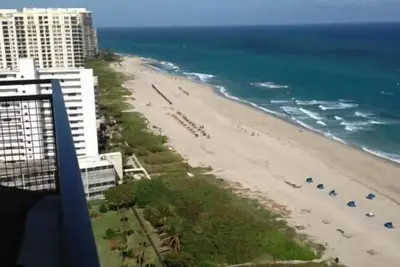 Image de Luxury Singer Island Oceanview 2 chambres Grande villa avec balcon privé