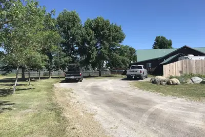 Image de Somers Kalispell Cabine au rez-de-chaussée 2 chambres 1 1/2 salle de bain pour location de vacances