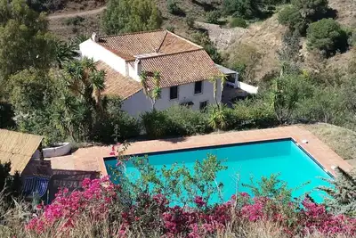 Superbe domaine privé sur les collines au-dessus de Malaga
