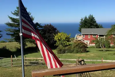 Image de La fête du Travail allait et venait, maintenant les couleurs d'automne Réservez maintenant! Pas de frais de nettoyage