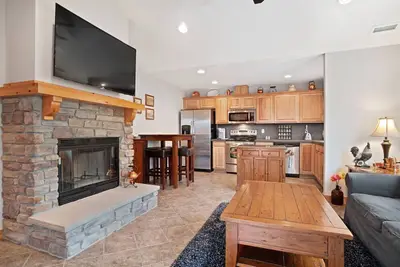 Image de Maison près de Suncadia avec foyer au bois et terrasse meublée
