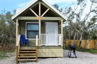 Image de Texas Oak - Beautiful New Tiny Cottage - Escapade familiale parfaite