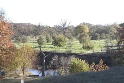 Image de Cabine Ben Ranch # 1. Situé dans un verger de pacanes centenaire