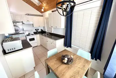 Image de Nauti Cabin - Anglemont, Bc. North Shuswap