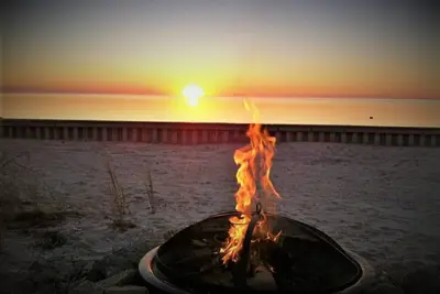 Image de Soundfront! Nouvelle location. Plage privée. Escapade tranquille sur les banques extérieures.