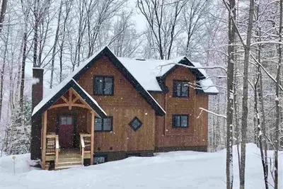Image de Nouveau - Belle maison de montagne à pied de la tour de l'horloge Okemo et le loft