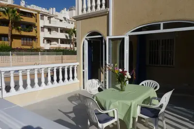 Image de Maison de vacances rénovée sur la Costa Blanca près de la plage (300m), wifi, airco, 3 terrasse