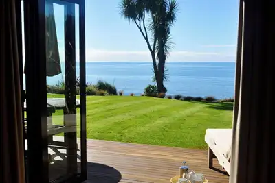 Image de Beachfront Villa - Adrift à Golden Bay