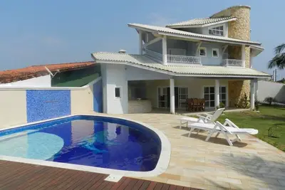 Image de Maison haut de gamme 4 suites avec climatisation, balcons face Ă la mer