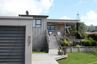 Image de Family Bach près de la plage et du surf club