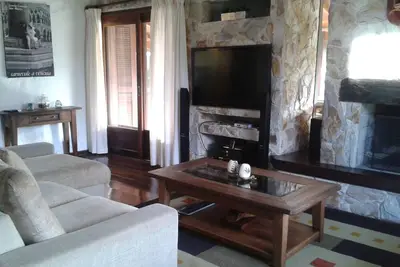 Image de Maison entièrement équipée dans une communauté fermée.