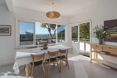 Image de Sun, Sea & City - Central Location with Exceptional Views! Min. 1 Month Stay