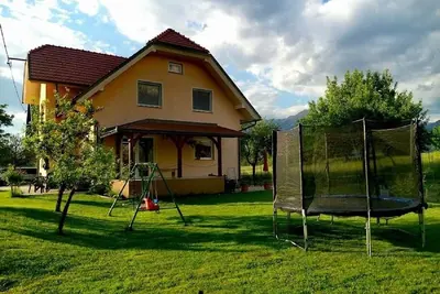 Appartement Valant-Belle et calme nature