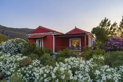 Image de Villa Mouzakis (Villa Rouge)