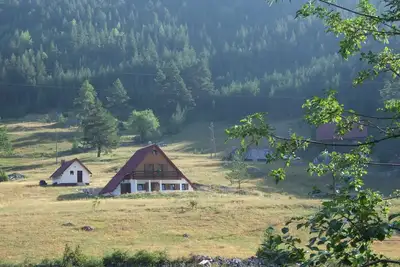Image de Spectaculaire Lakeview Maison