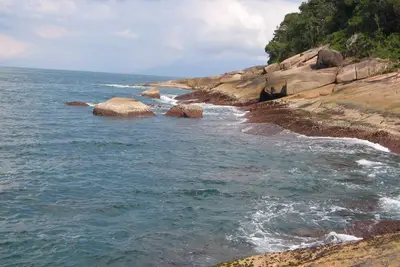 Image de Deux chambres 3 chambres 2 suites pour 6 à 10 personnes.