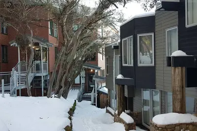 Image de Beehive 18: Mt Buller Village Ski In / Ski Out