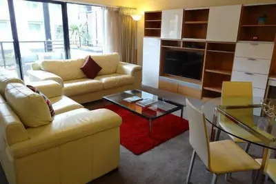 Image de Perth Cbd - parking gratuit et WiFi. Idéal pour centre de congrès, Chevron, Woodside.