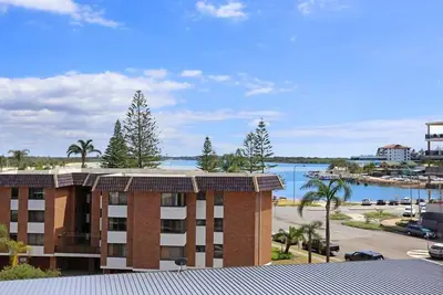 Image de Belle promenade dans la ville et les clubs