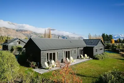 Image de Chaîne de montagnes Lodge- Espace, vie privée, de luxe. . .