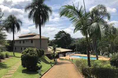 Image de Ferme luxuriante en face du barrage - 13 suites et loisirs complets