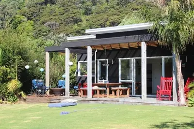 Image de Vie privée et familiale amusante - Whangapoua joyau -Opera 145