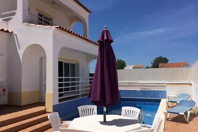 Image de 187 M² Maison avec piscine  - Climatisation à côté des plages