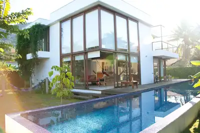 Image de Situé 60m de la mer. Piscine w / 20m série. Haut plafond, Sky Tv - Wi-Fi