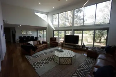 Image de Hemley House, le luxe au cœur de Halls Gap