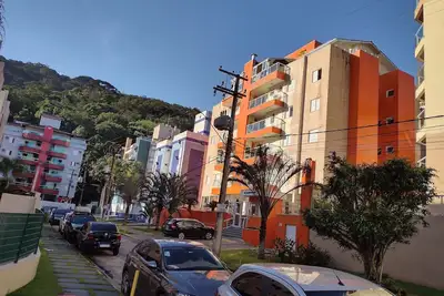Image de Appartement neuf à Praia Grande à Ubatuba avec 3 chambres une centaine de mètres de la mer