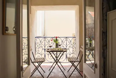 Image de Cottage artisanal du XVIIIe siècle restauré, situé dans un belle village