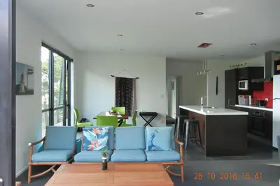 Image de Maison de vacances avec vue sur la mer Ă Totara.