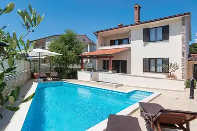 Image de Belle maison à Pula avec WiFi