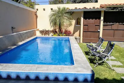 Image de Casa para ocupación completa en el centro de Chiconcuac Morelos p / 15 personas.