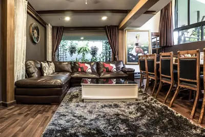 Image de 6br Grand espace privé avec jardin sur le toit pour famille ou grand groupe