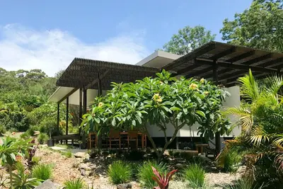 Image de Échappez au monde, détendez-vous et détendez-vous au Lily Pad de Byron. Idéal pour les couples.