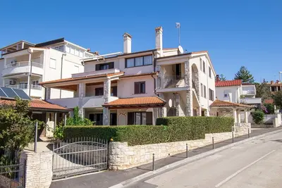 Image de Appartement de vacances à seulement 50m de la plage, village Pješčana uvala