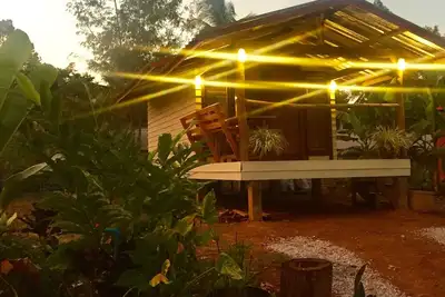 Image de Ban Rim Nam (maison au bord du lac)