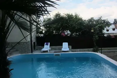 Image de Maison de luxe neuve avec piscine