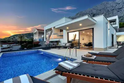 Image de Villa Mendula-Luxueuse nouvelle villa avec piscine et vue sur la mer
