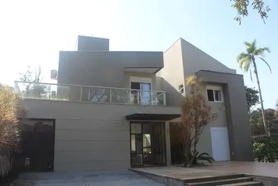 Image de Full House Riviera avec 5 suites, 1 chambre à 450 mètres Beach