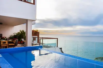Image de 3 Br front de mer Sky Suite F
