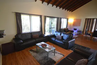 Image de Villa spa 4 chambres, piscine thermale chauffée, sauna, Foxtel, voiture de location