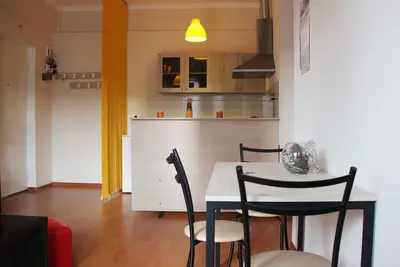 Appartement avec balcon à la station de métro University