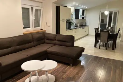 Image de Belle Apt Mia - à quelques minutes de la plage, rez-de-chaussée, endroit calme