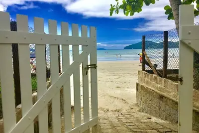 Image de Pied dans la maison de Sand Cove